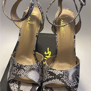 ✨ Brand New Lulus Priya Snake Print Heels – Size 10 ✨